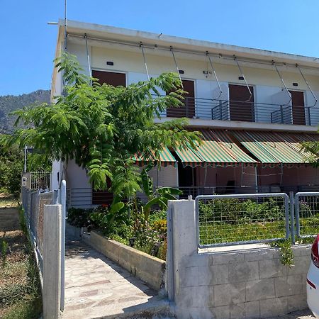 Rania'S House Daire Méthana Dış mekan fotoğraf